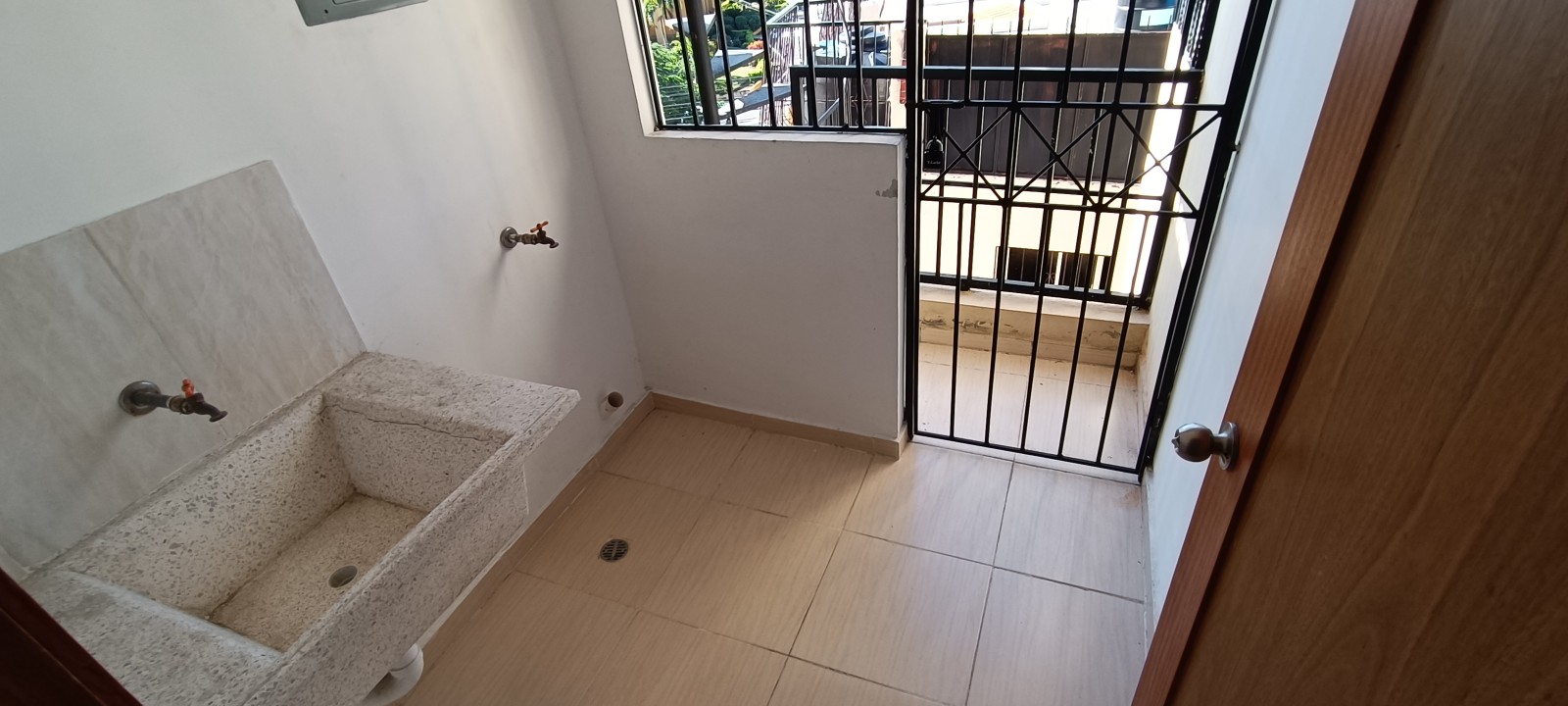 apartamentos - Penthouse 4to nivel nuevo moderno  en secara a 5 minutos de plaza Hache 9