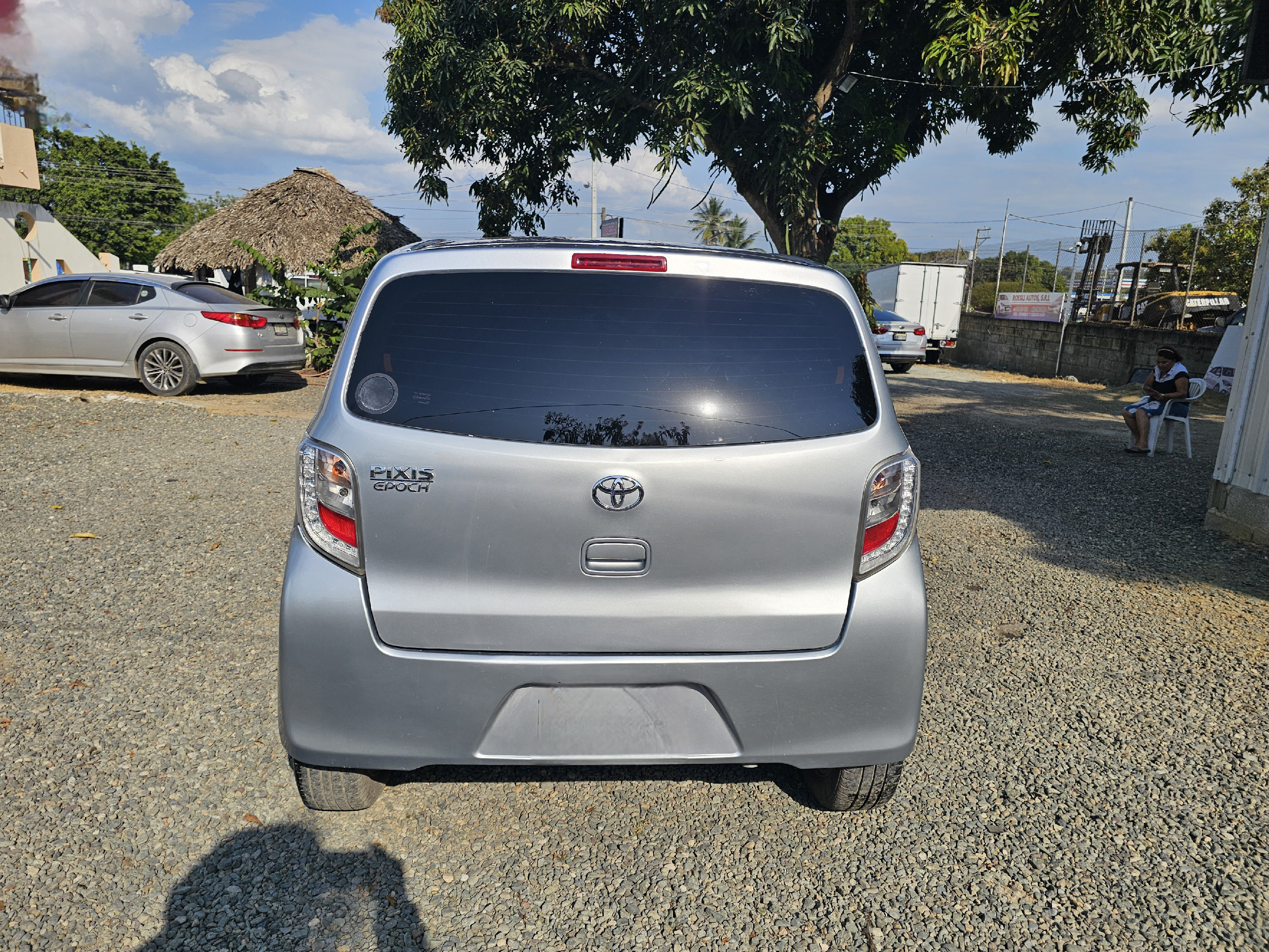 carros - Toyota pixis 2017 5