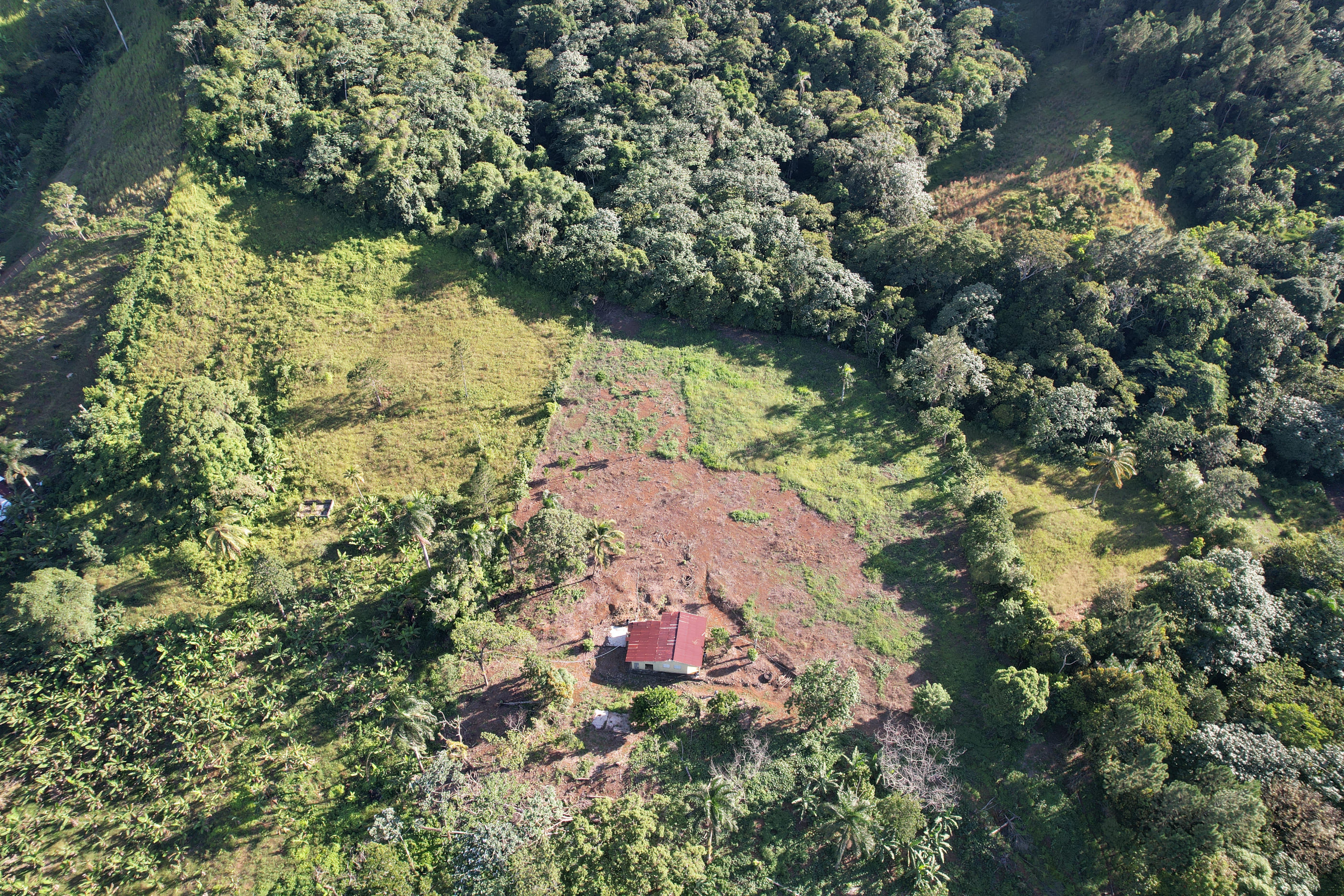 solares y terrenos - Venta de Terreno de 140 tareas en Guarey, La Vega