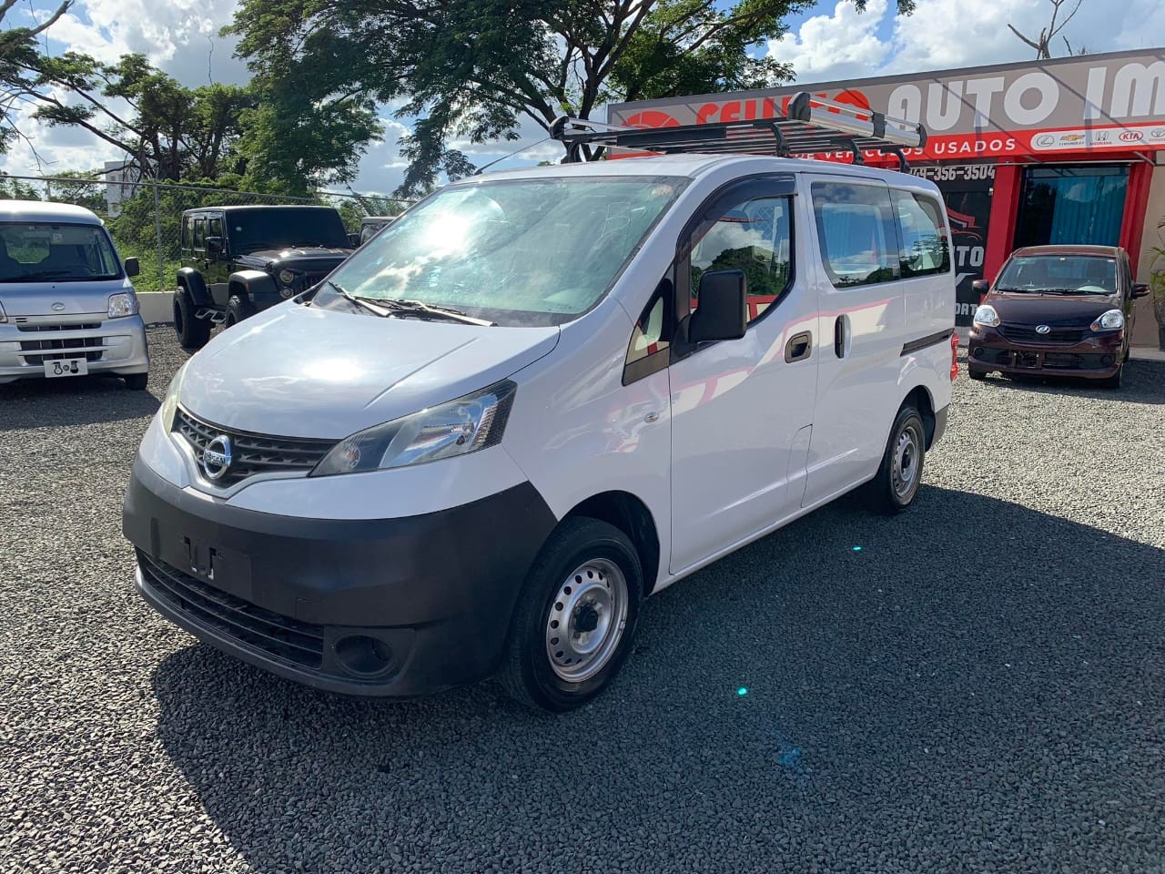 jeepetas y camionetas - NISSAN NV 200 .                          5