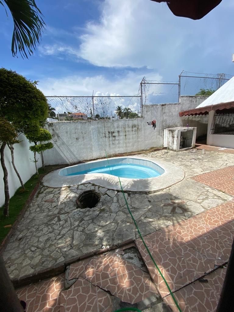 casas - Vendo Casa en Arroyo Hondo, Santo Domingo Distrito Nacional  2