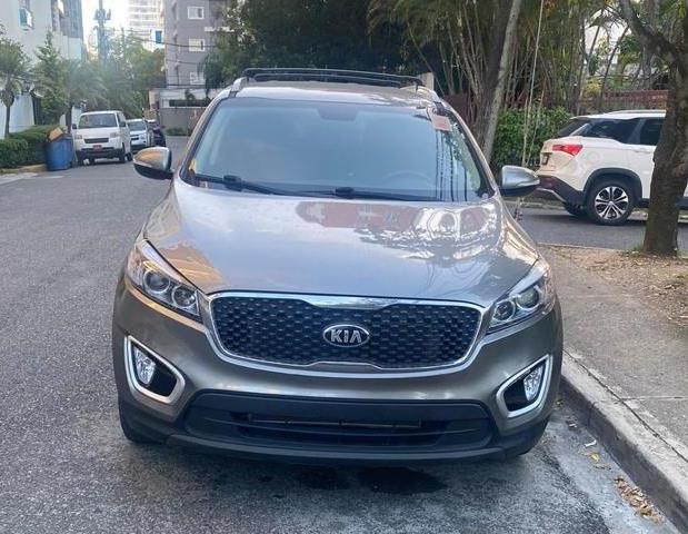 jeepetas y camionetas - Kia Sorento 2017. 4x4. 3 filas asientos. IMPORTADA 4