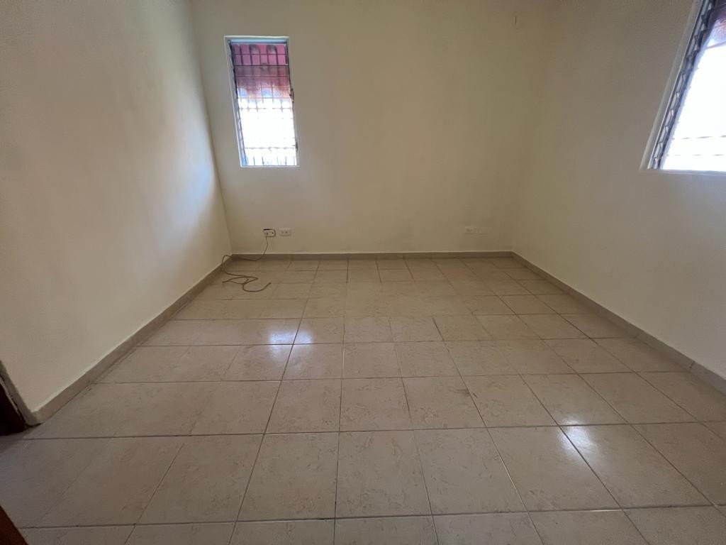 apartamentos - 2do piso de 3 hab + 2 Parqueos en CIUDAD REAL II EN 5.3 NEG 6