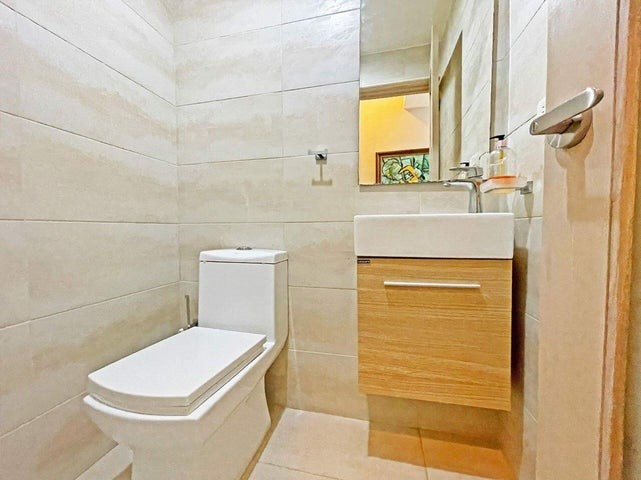 apartamentos -  Apartamento amueblado en alquiler Piantini #24-1811 Santo Domingo, piso alto. 4