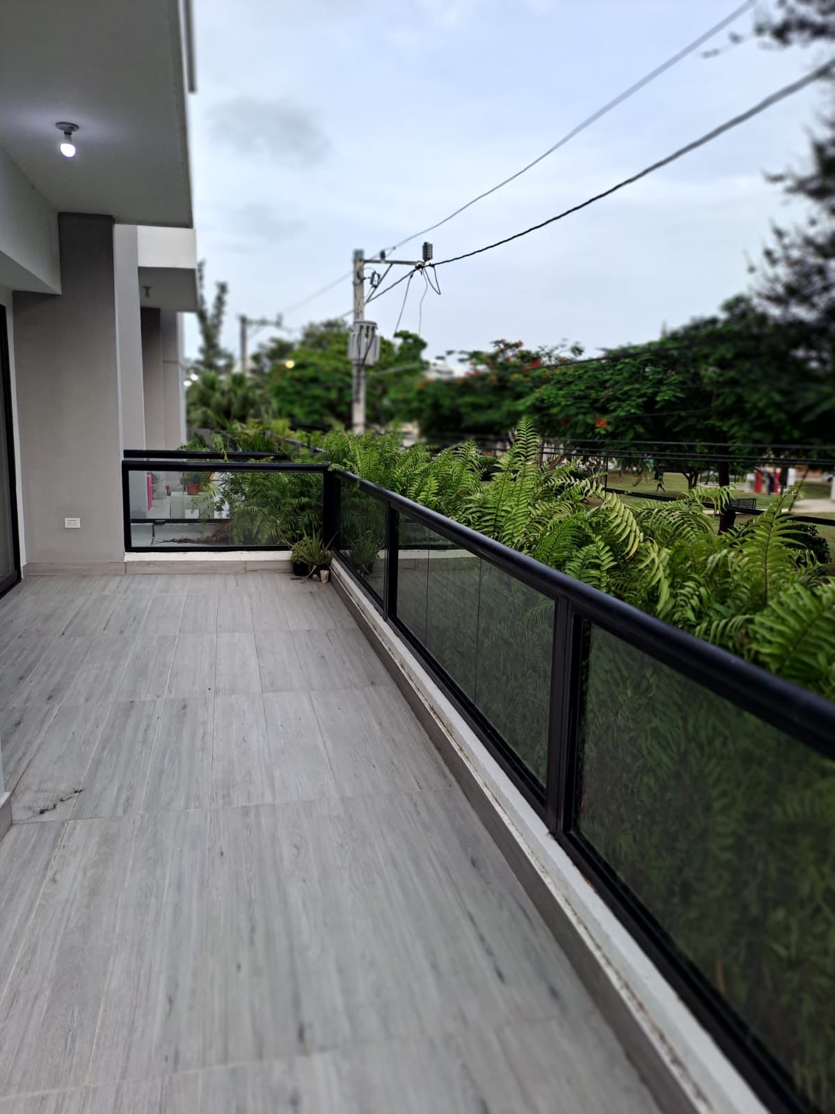 apartamentos - Vendo segundo con terraza restauradores tres hab  2