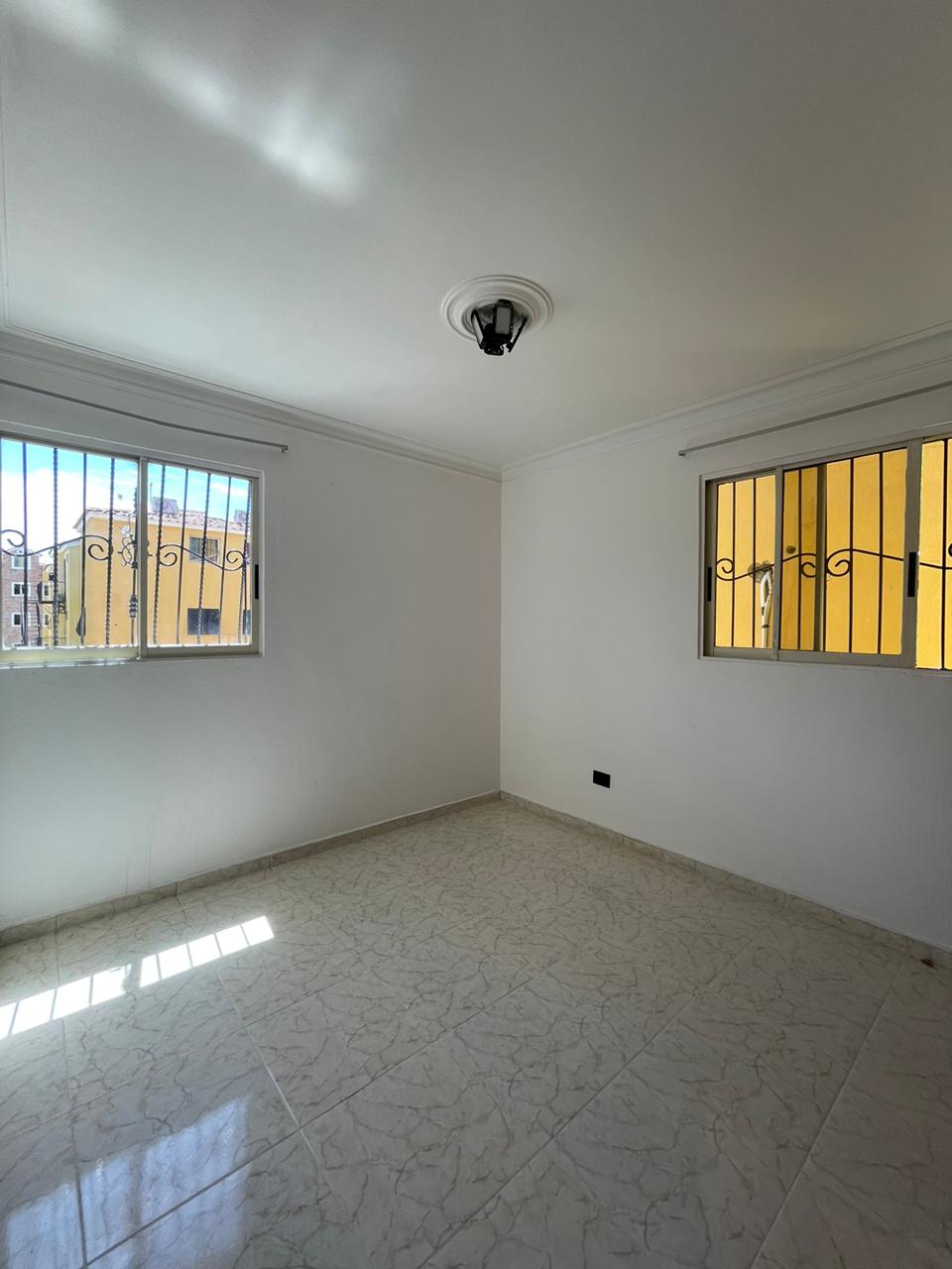 apartamentos - 3er Nivel Disponble en Llanos de Gurabo 2