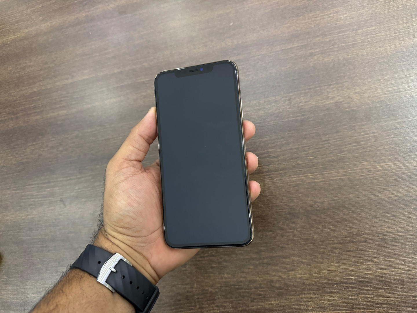 celulares y tabletas - iPhone 11 Pro Max 256GB Gold Como Nuevo, Desbloqueado, Garantía, RD$ 25,500 NEG 1