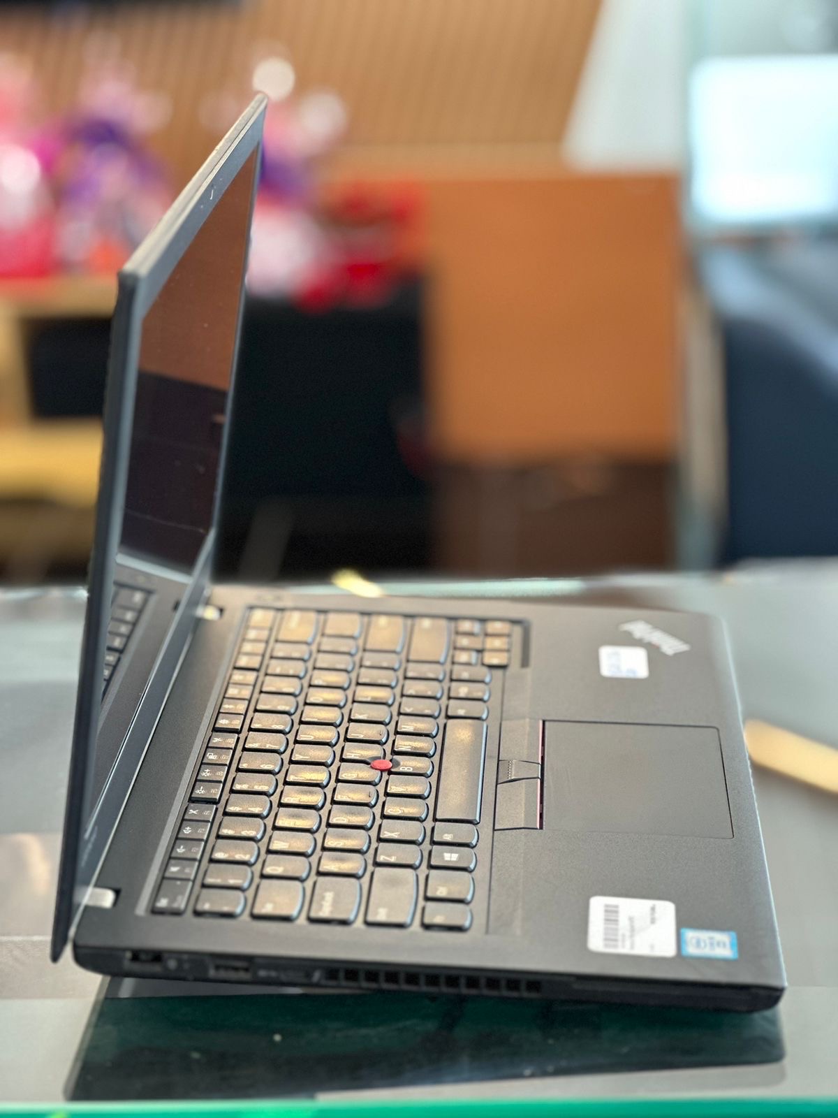 computadoras y laptops - Lenovo T470 i5-6ta gen 8GB RAM -256GB SSD  1