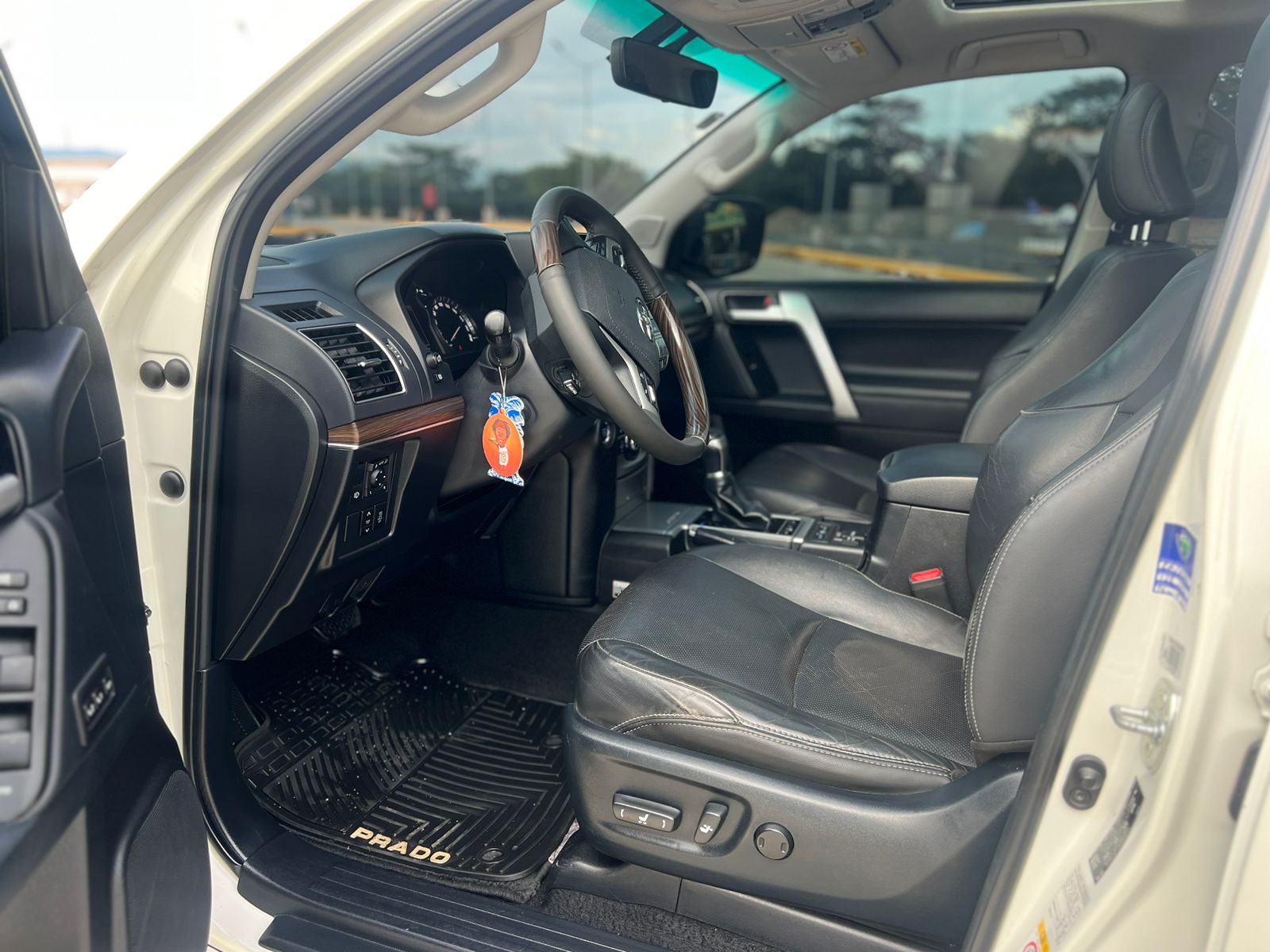 jeepetas y camionetas - Toyota prado vx 2018 5