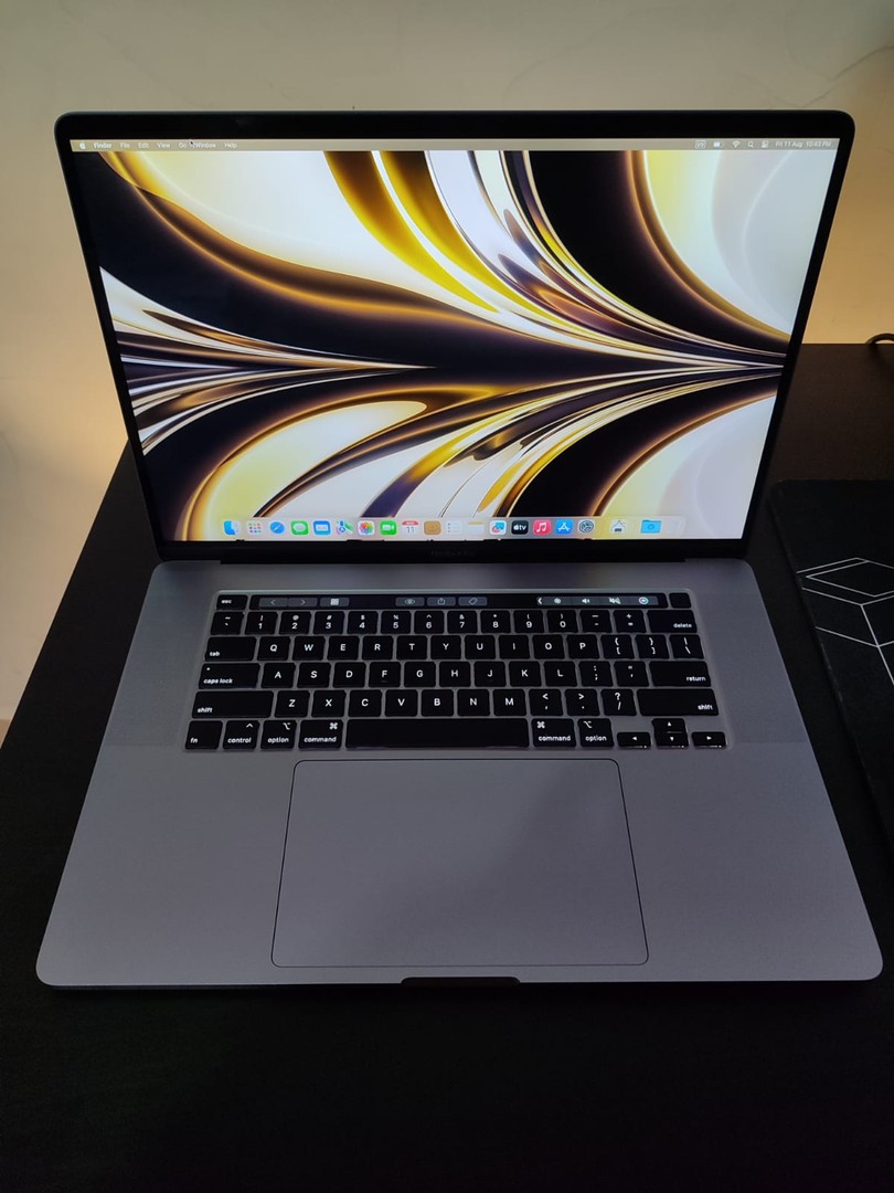 computadoras y laptops - Macbook pro 2019 i9 32GB de RAM 512 SSD 8 nucleos 15" varios modelos disponibles 3