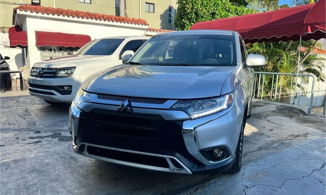 jeepetas y camionetas - 2019 Mitsubishi Outlander SE 4x4  7