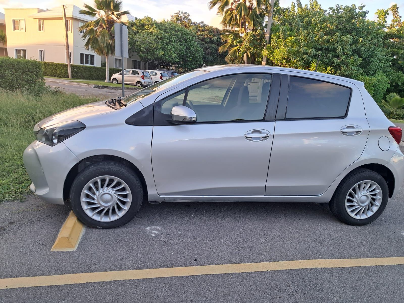 carros - Toyota vitz 2016 9