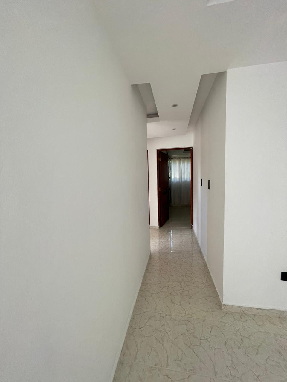 apartamentos - 3er Nivel Disponble en Llanos de Gurabo 4