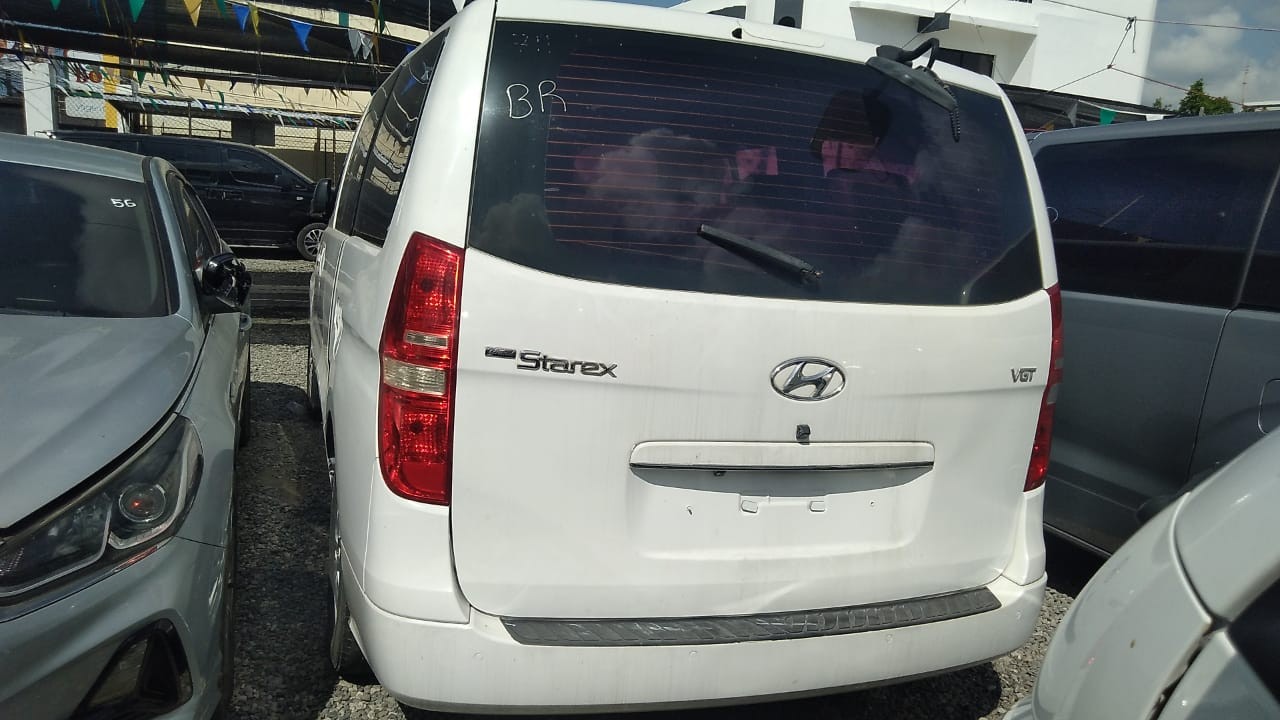 jeepetas y camionetas - HYUNDAI STAREX 2017 BLANCO 5