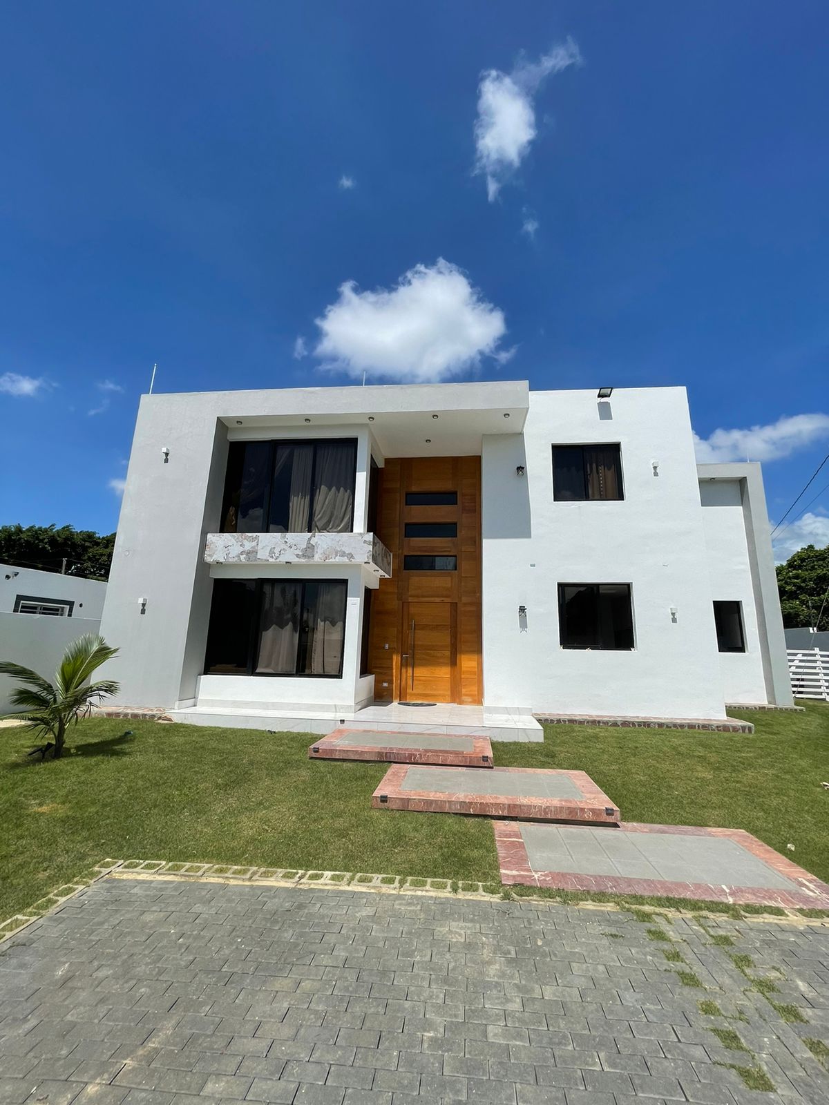 casas - MODERNA CASA EN VENTA EN LLANOS DE GURABO.