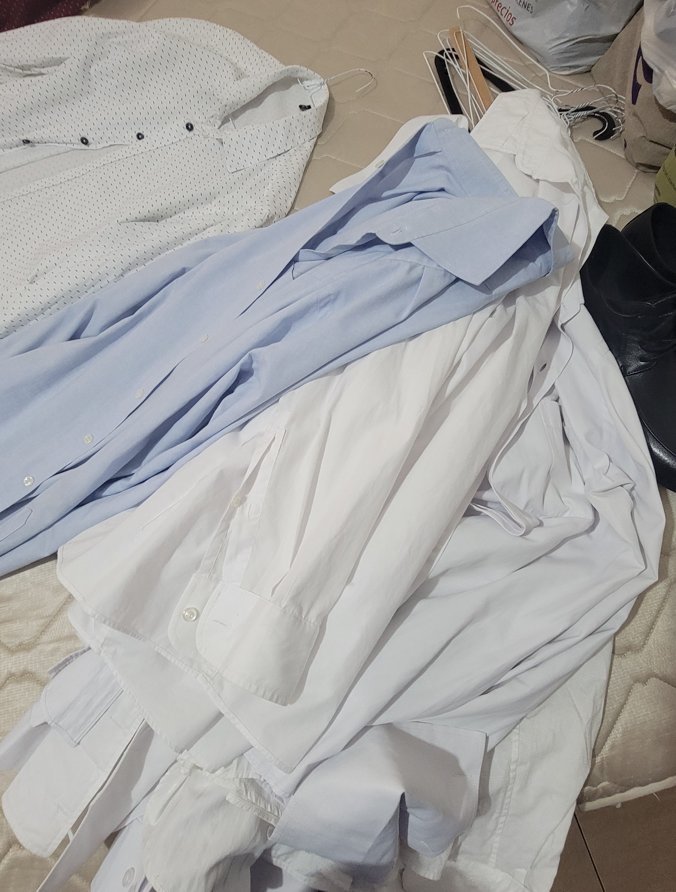 ropa para hombre - **Vendo camisas prácticamente nuevas, size M, L 3