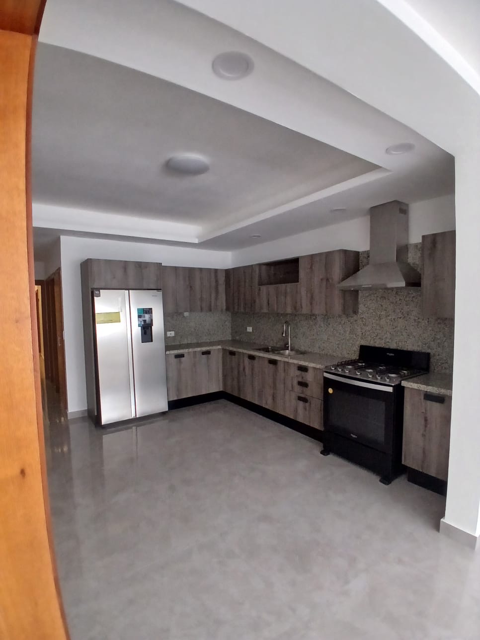 apartamentos - hermoso apartamento en zona céntrica los prados  2