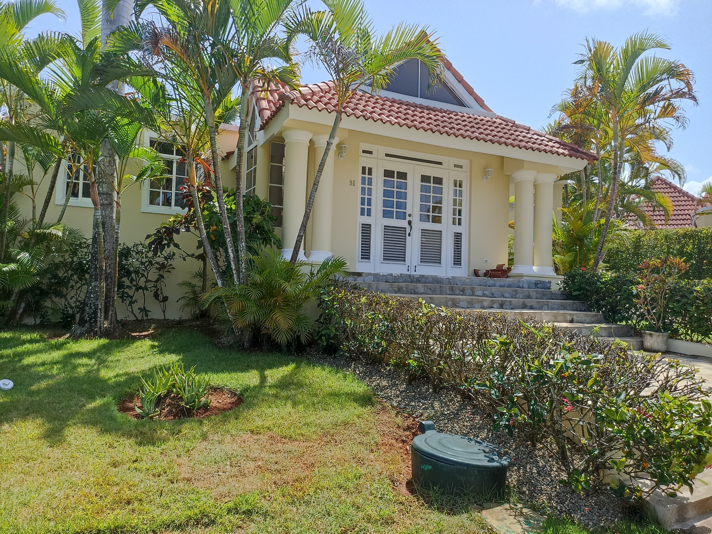 casas vacacionales y villas - Villa en comunidad cerrada a 5 minutos de playa caminando en sosua 5