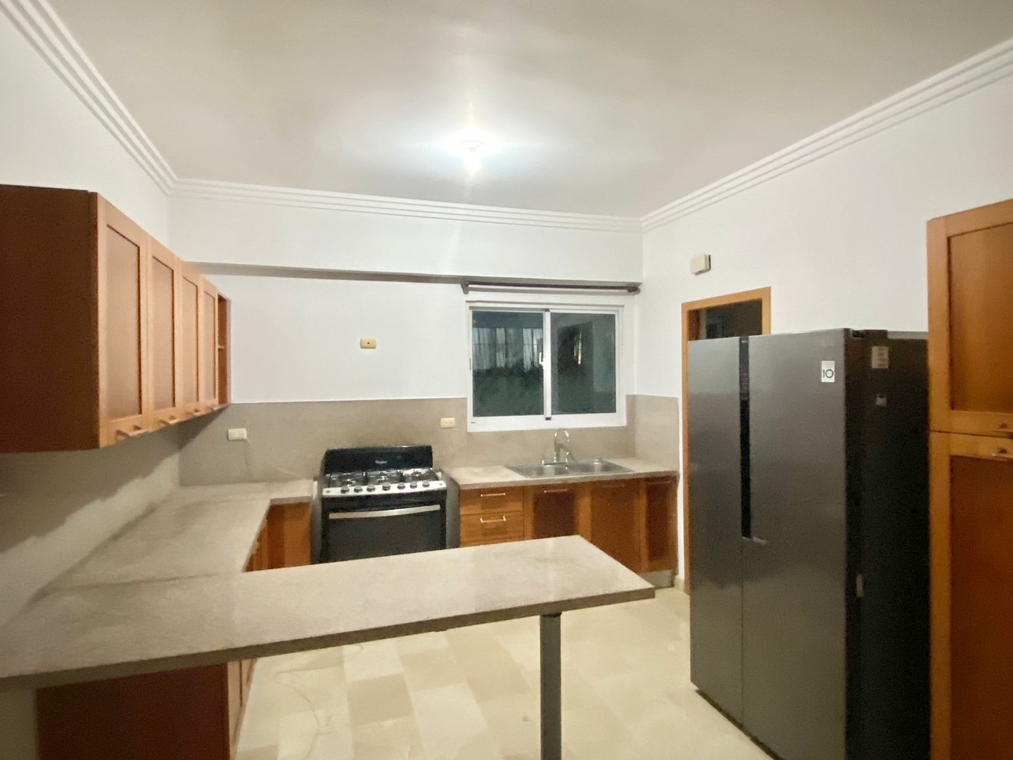 apartamentos - Rento apartamento sin amueblar con cuarto de servicio  5