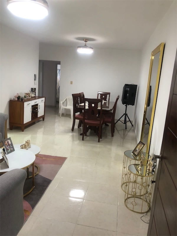 apartamentos - Venta de apartamento 4to piso en los frailes de 106mts Santo Domingo este 3