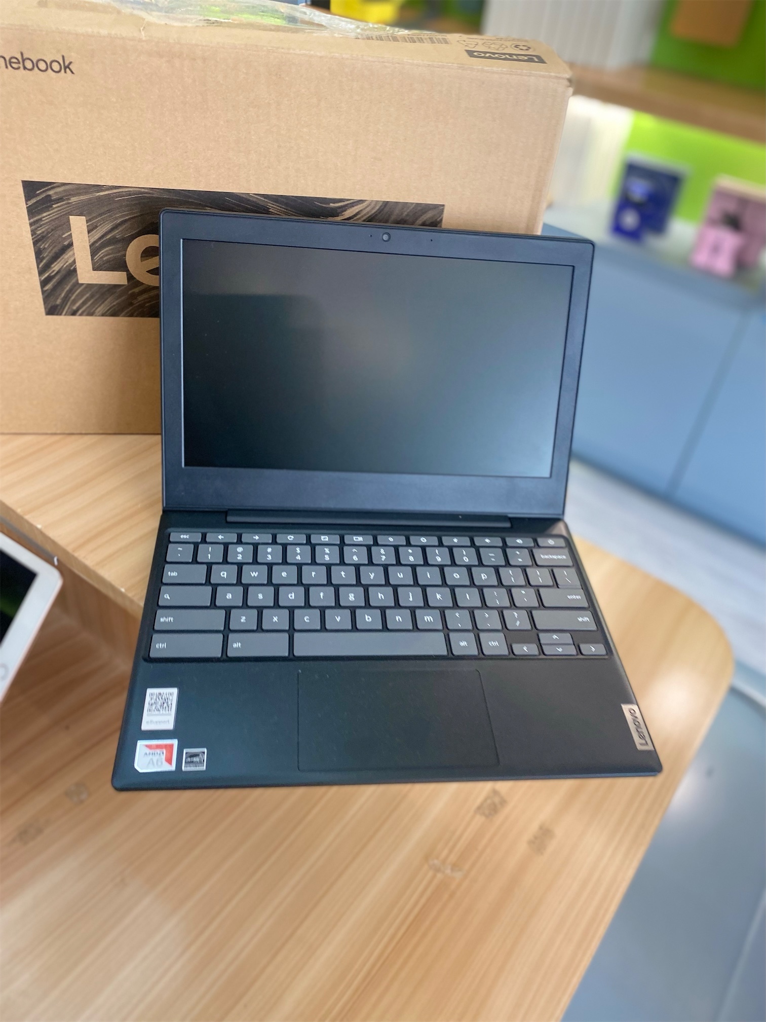 computadoras y laptops - Laptop lenovo Ideapad 3 AMD A6 4Gb de ram 32 EMMC 11.6 pulgada nueva