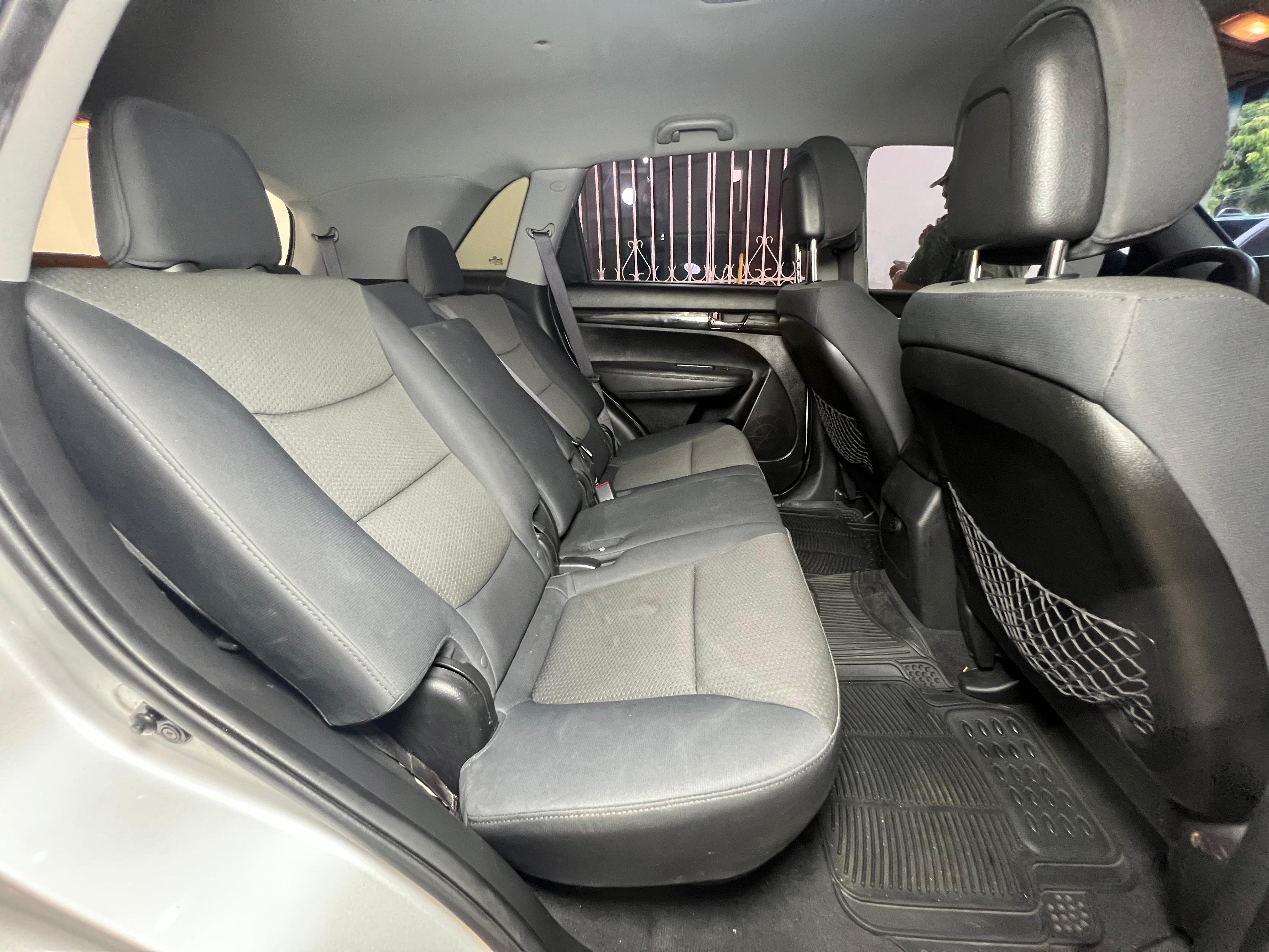 jeepetas y camionetas - KIA SORENTO LX AÑO 2013 TRES FILAS DE ASIENTO CLEAN CARFAX 7