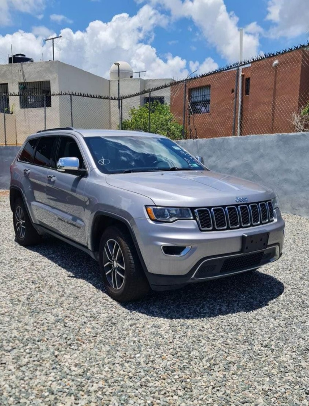 jeepetas y camionetas - Cherokee 2018 jeep Limited . Clean CarFax . Recién Importada .  4