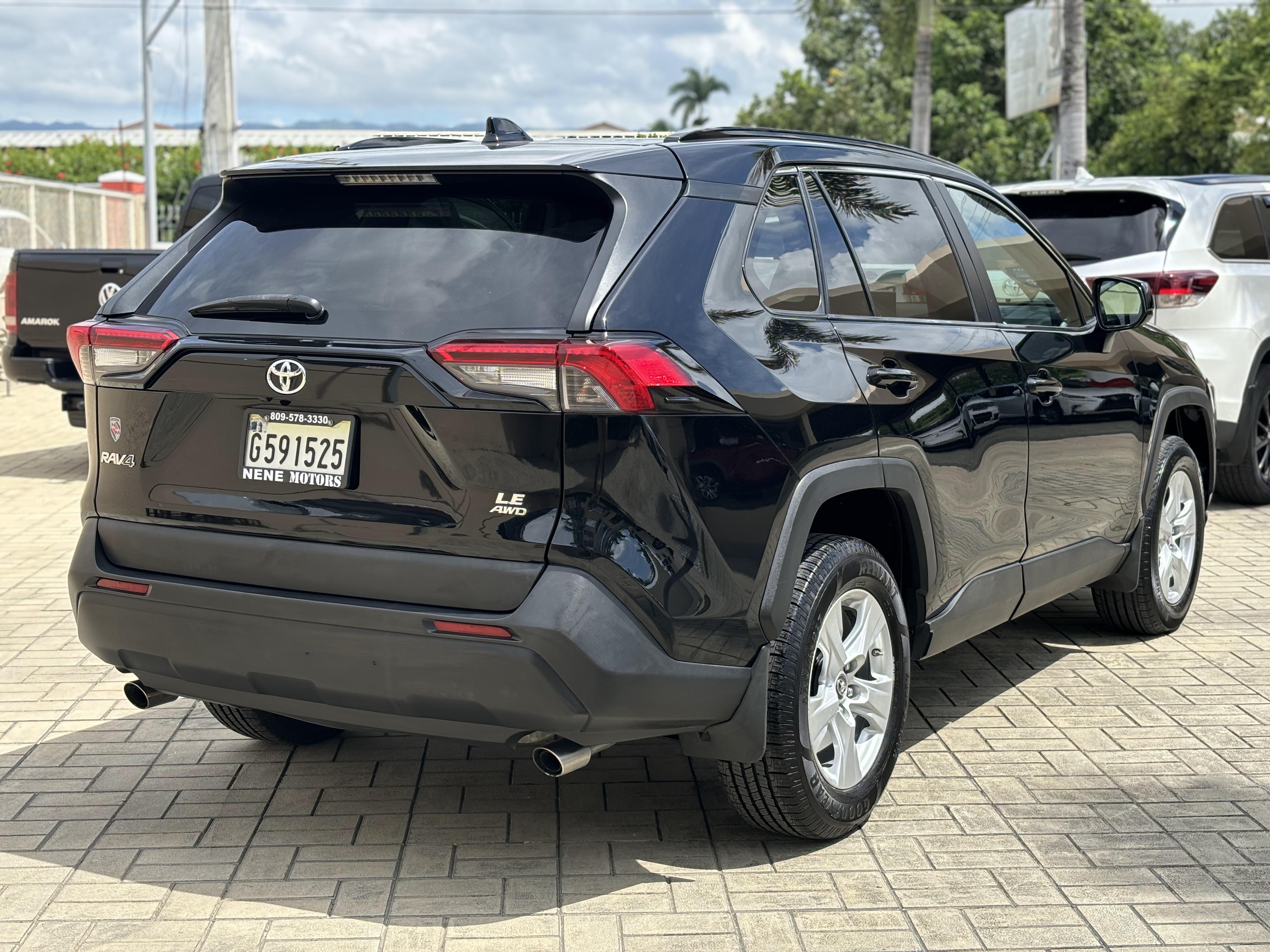 jeepetas y camionetas - Toyota Rav4 LE año 2019. 0