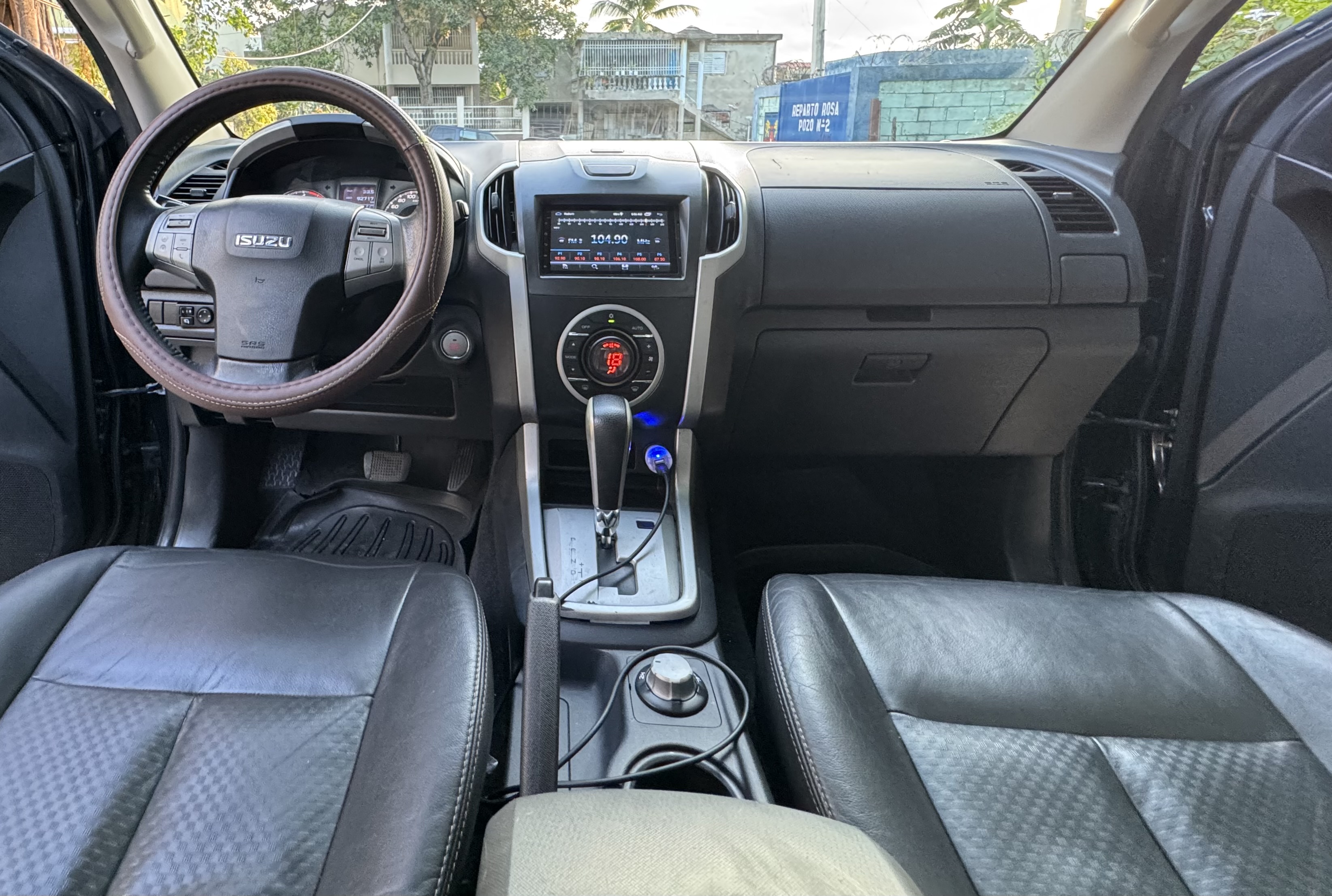 jeepetas y camionetas - Isuzu Mux Limited 4x4 2015 Turbo Diesel  3 filas  3