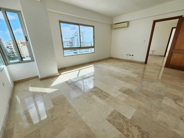 apartamentos - Apartamento en venta #24-1089 amplio balcón, 3 dormitorios, ascensor, piso alto. 4