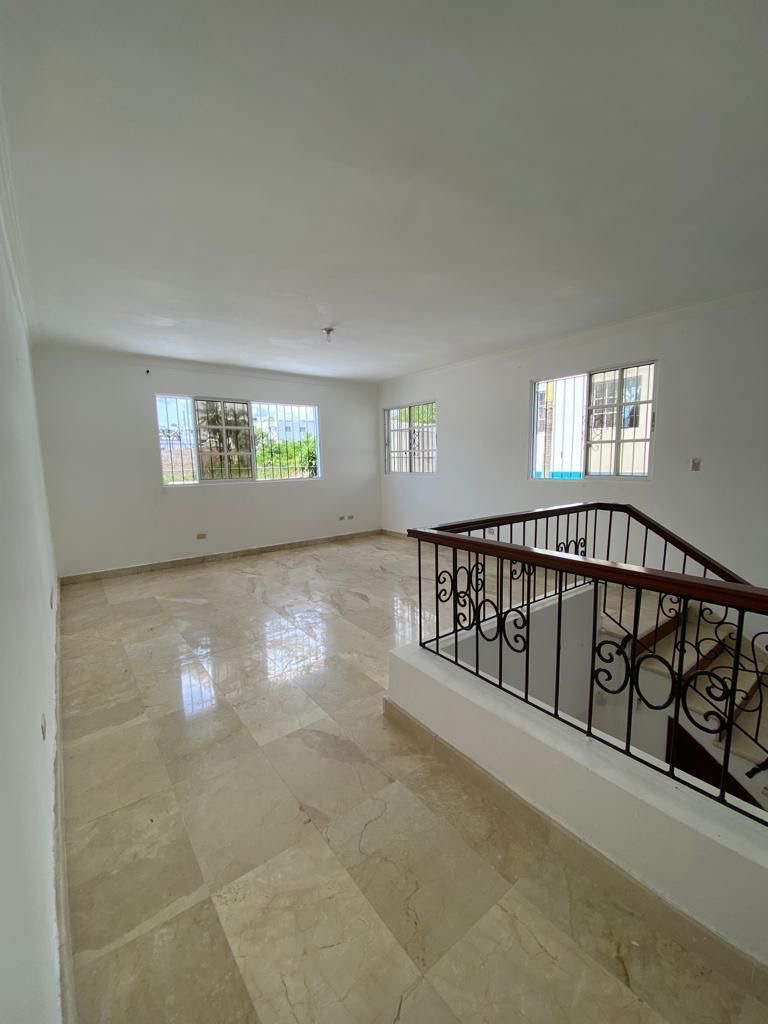 casas - Vendo Casa en Arroyo Hondo, Santo Domingo Distrito Nacional  7