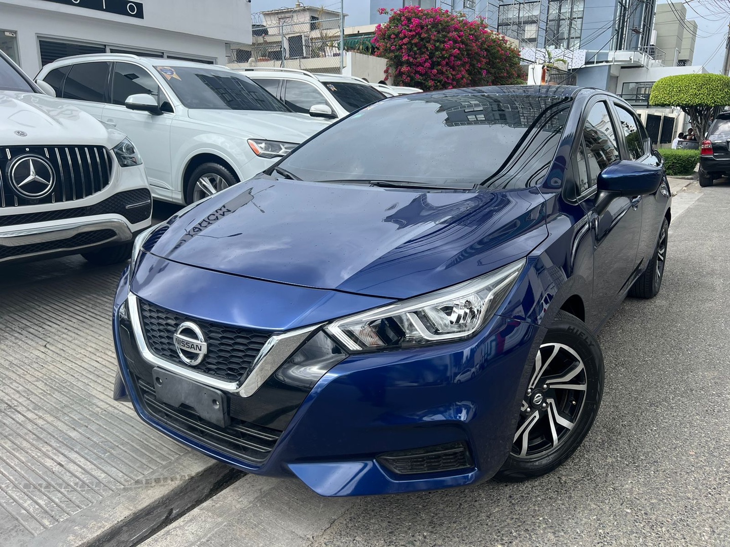 carros - NISSAN VERSA 2021