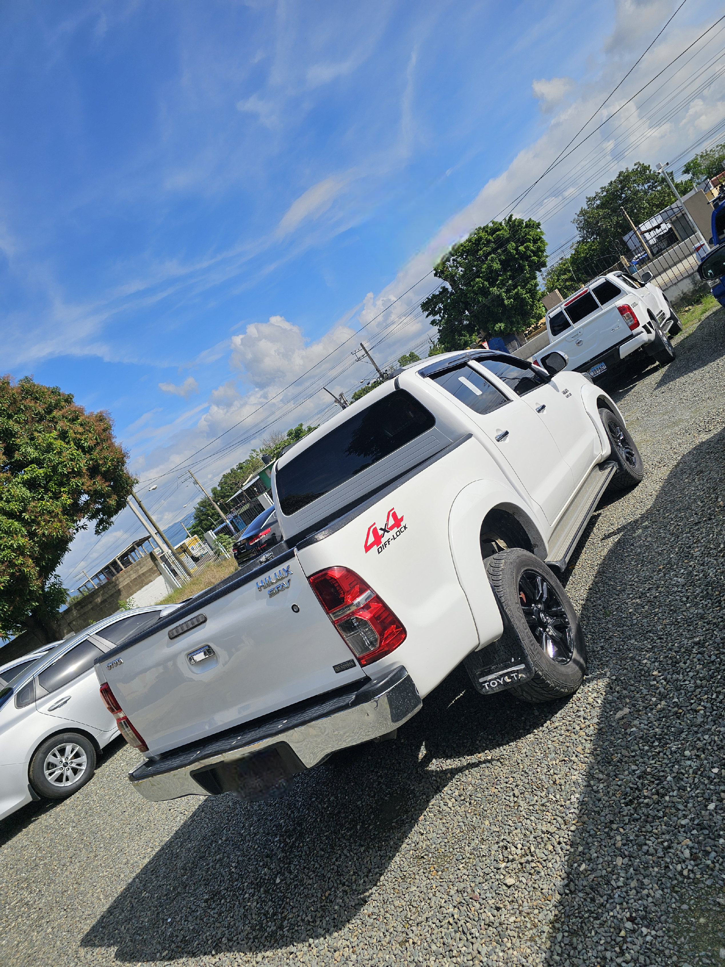 jeepetas y camionetas - Toyota hilux 2013 automatica 4×4 3