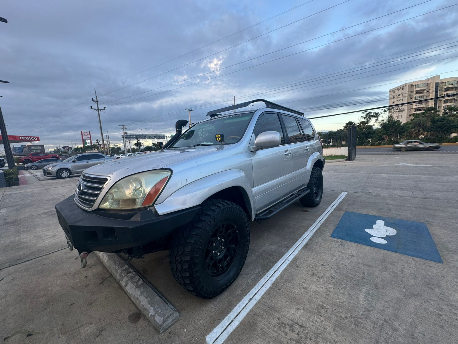 jeepetas y camionetas - Lexus GX460 2006 nítida  3