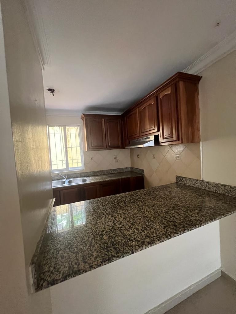 apartamentos - Vendo o Alquilo apto en Los RIOS, primer piso con amplio balcon 2