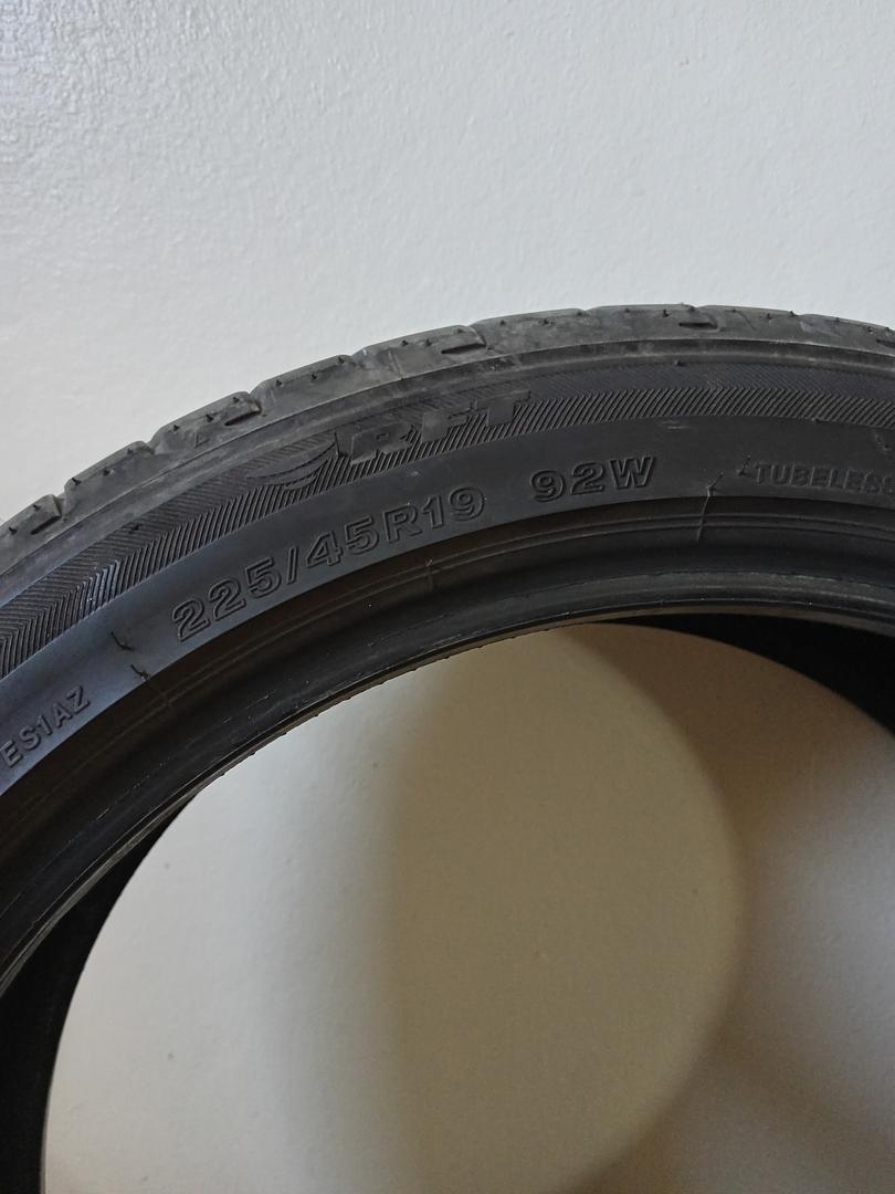 otros vehiculos - GOMA BRIDGESTONE como nueva 3