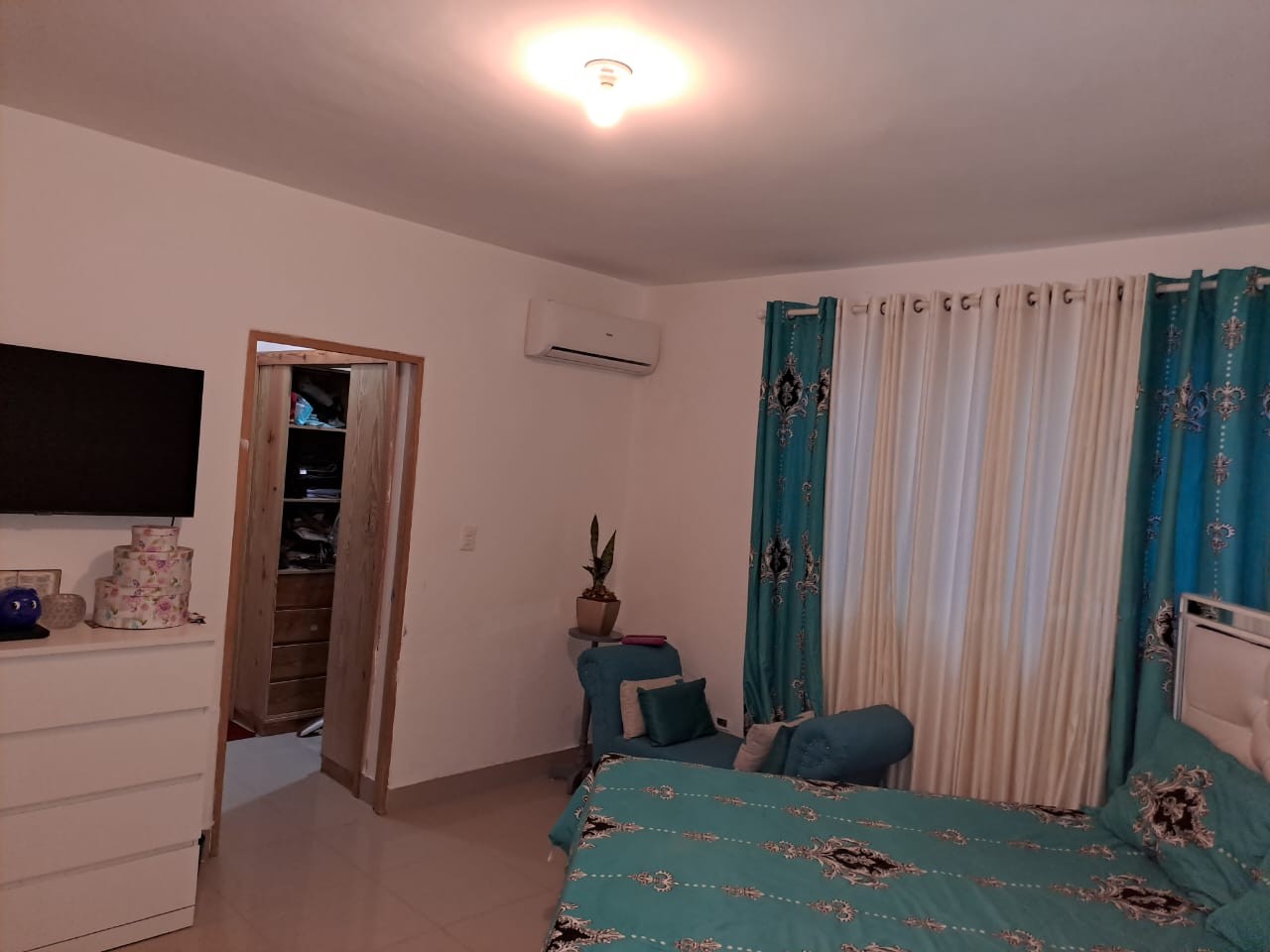 apartamentos - Vendo Excelente Apartamento 
próximo a Carrefour y zona de la República de Colom