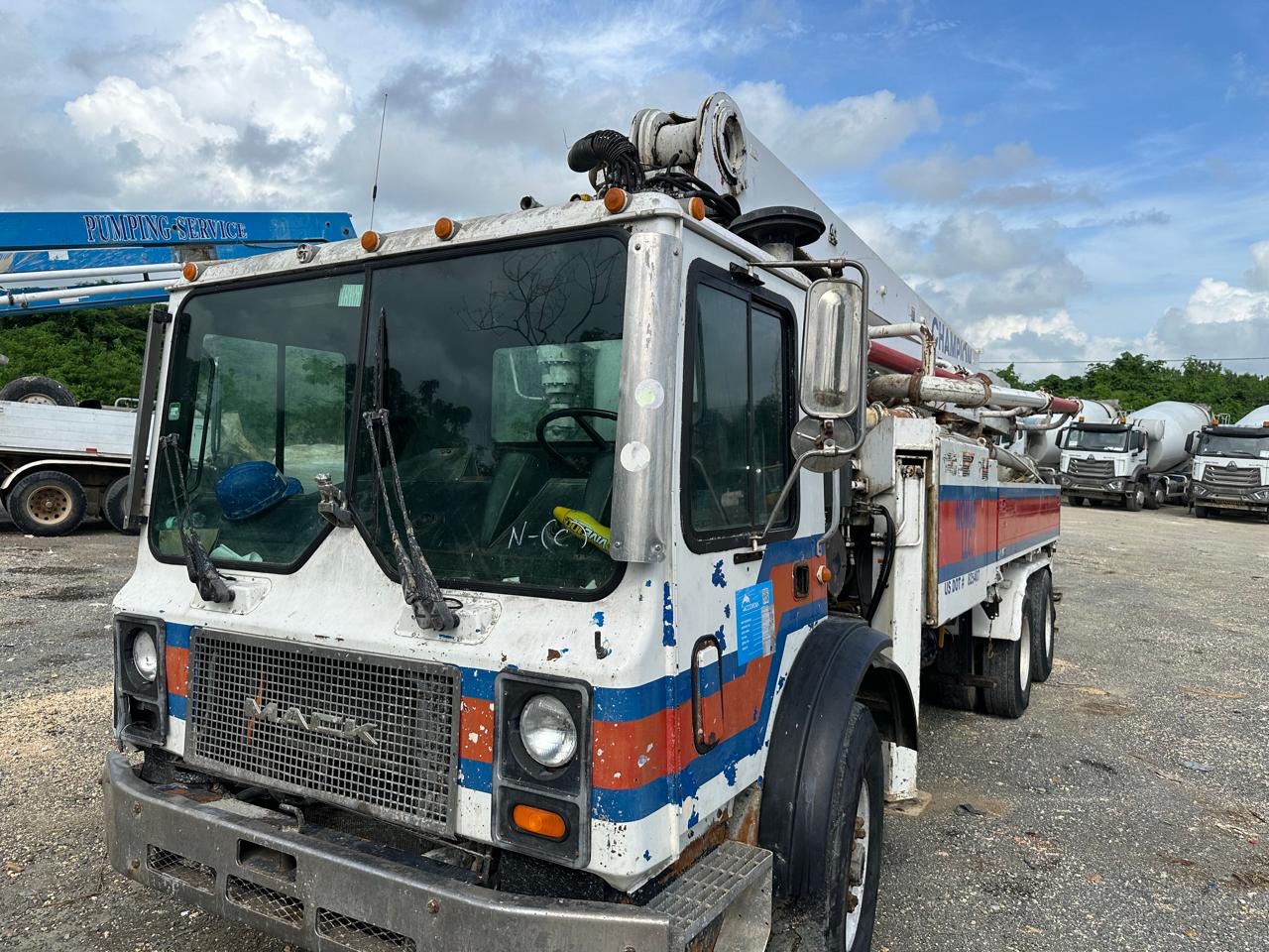 camiones y vehiculos pesados - MACK CAMION BOMBA SCHWING 1