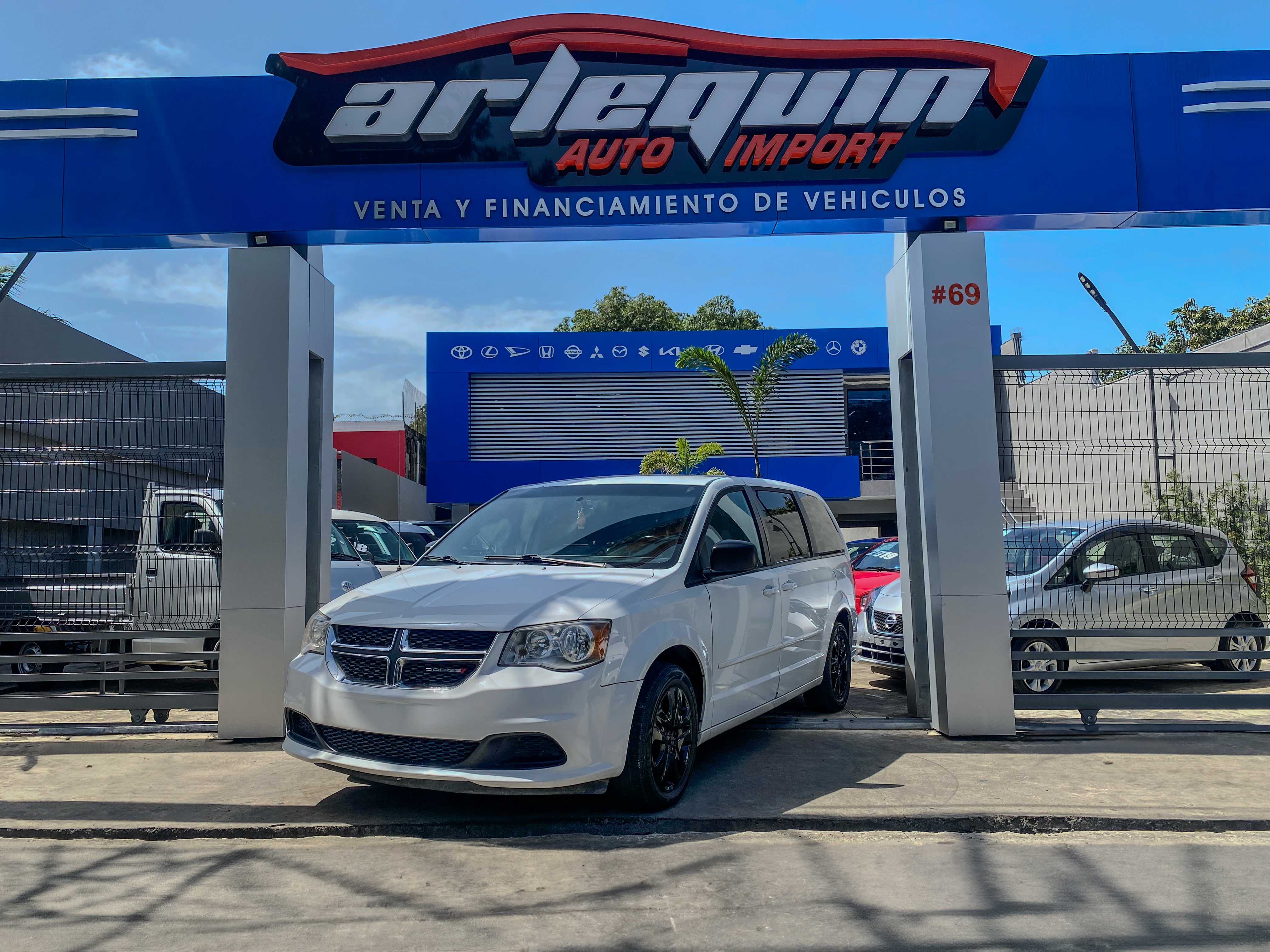 jeepetas y camionetas - 2016 Dodge Grand Caravan 0