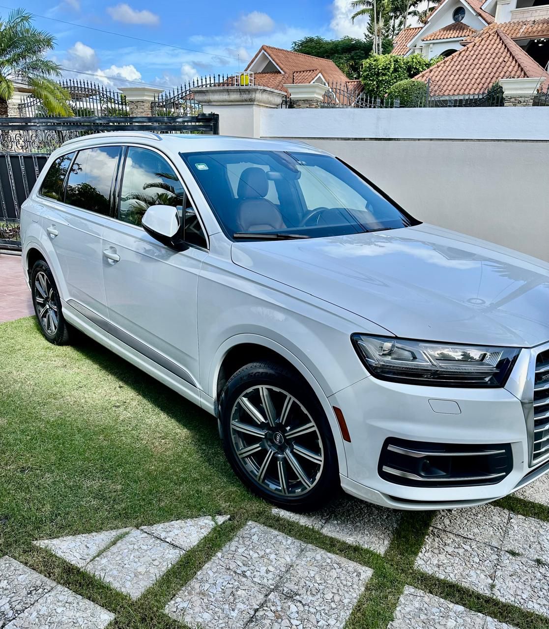 jeepetas y camionetas - Audi Q7 2017 impecable  2