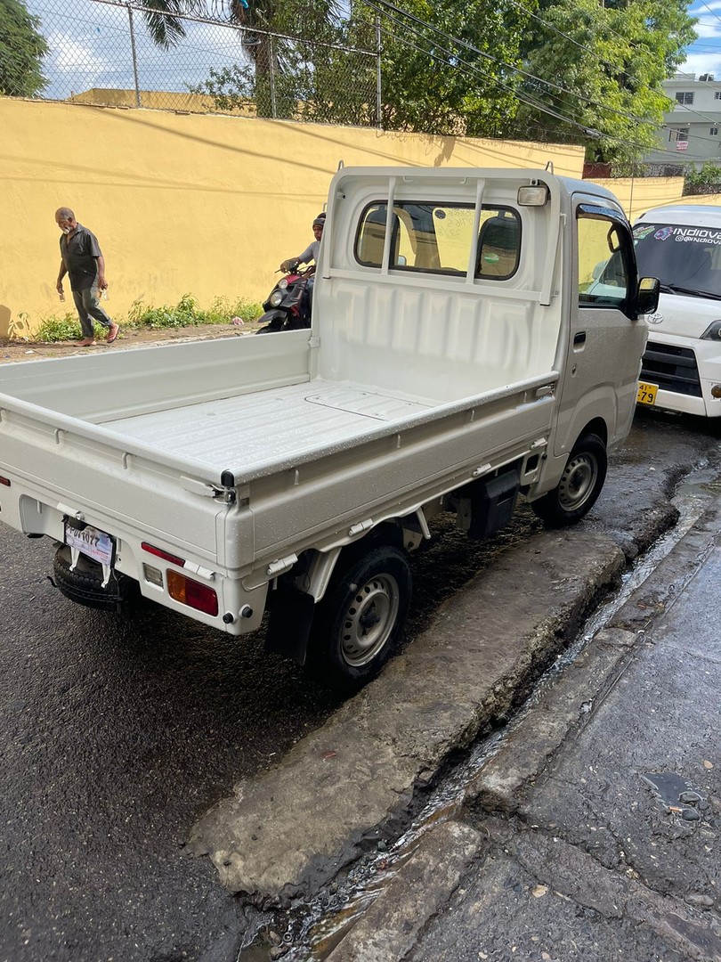camiones y vehiculos pesados - Camioneta Daihatsu Hijet  2