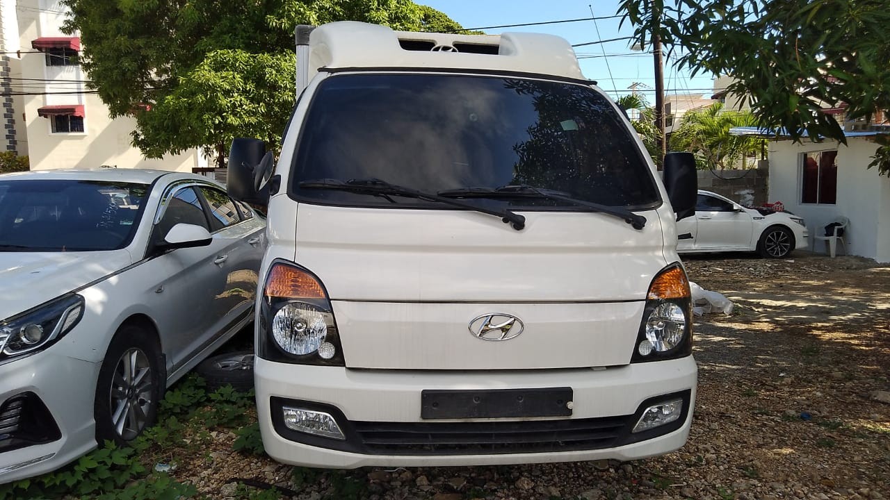 camiones y vehiculos pesados - HYUNDAI PORTER FRIGER 2018 BLANCO  2