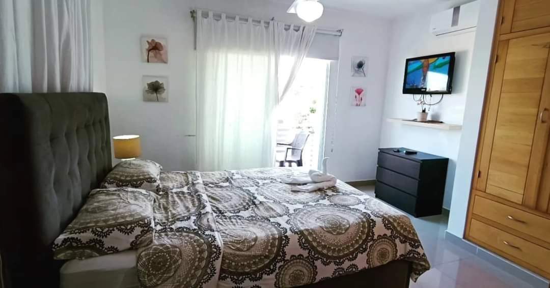 apartamentos - aquilo 4to piso amueblado atrás de unión médica Santiago  8