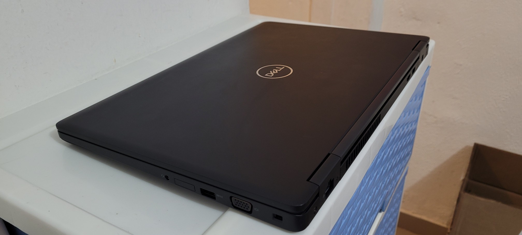 computadoras y laptops - Dell 5570 de 17 Pulg Core i7 2.7ghz Ram 16gb ddr4 Disco SSD 512GB Aty Radeon 2gb 2