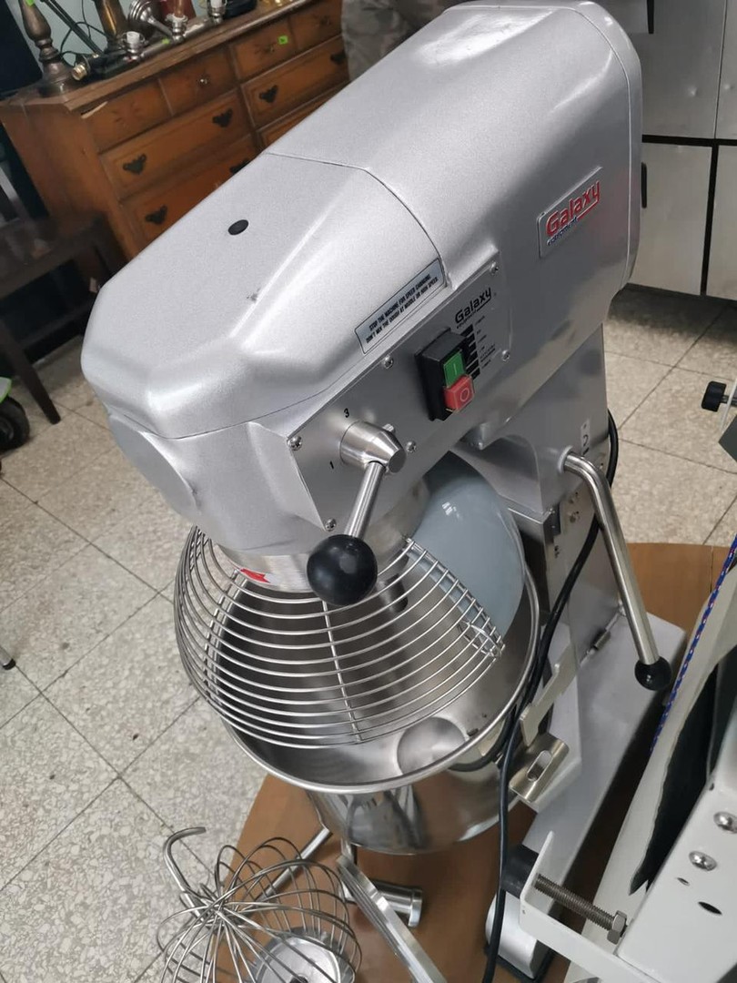 equipos profesionales - Batidora MIXER de 20 Qt NUEVA Americana 