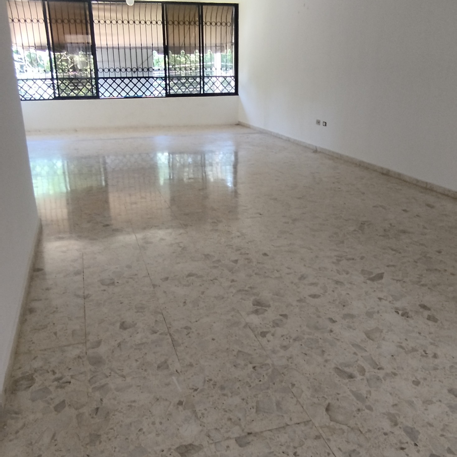 apartamentos - Ideal para Grupo familiar 230 metros En la Anacaona,  alquila amueblado o vacío  0