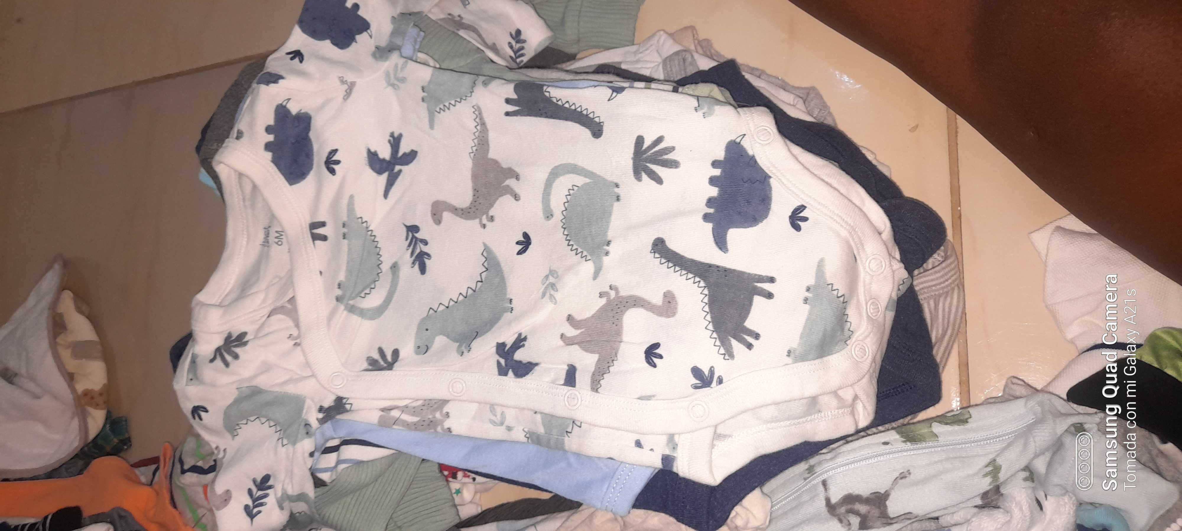 ropa y zapatos - Lote de 43 pueza de bebe de 0 a 3 meses 