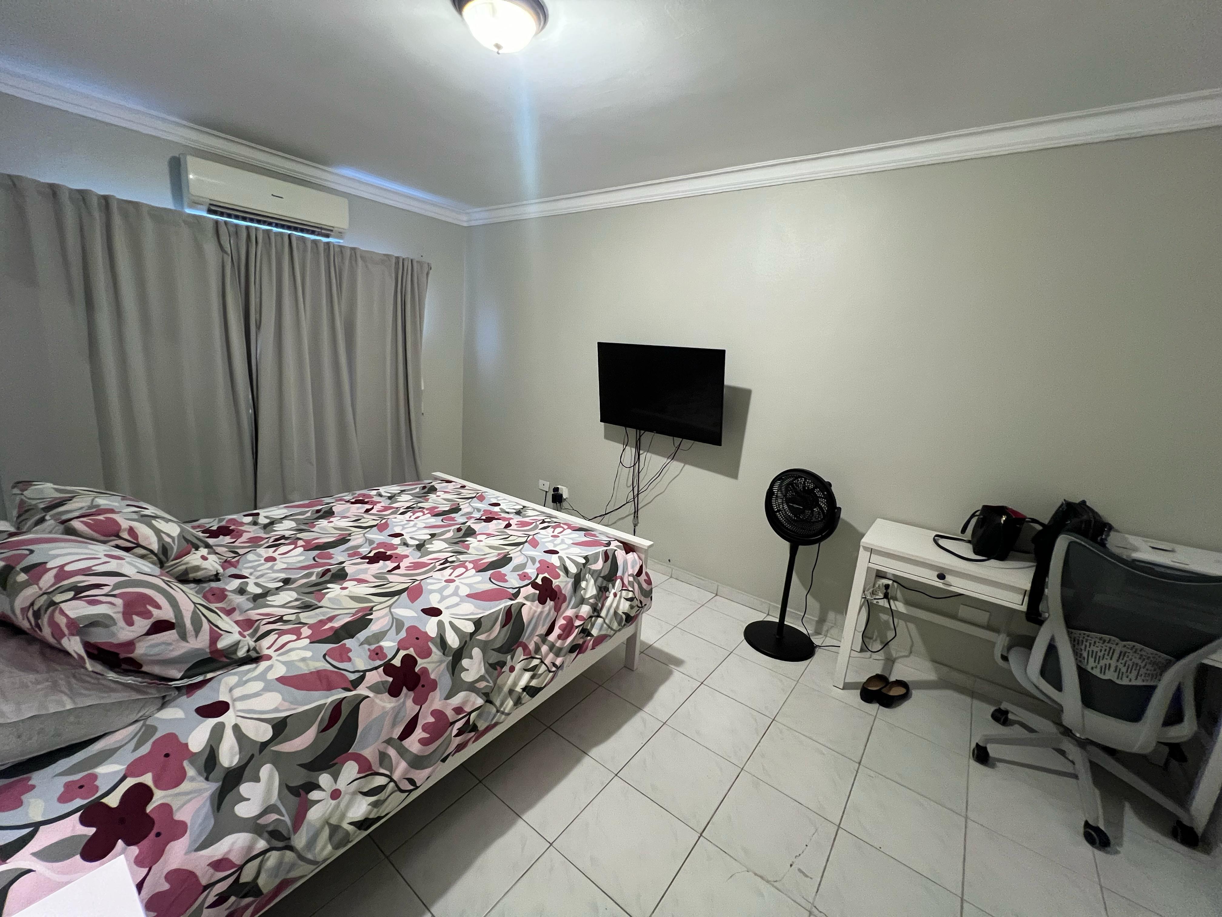 apartamentos - Vendo ensanche Quisqueya segundo nivel dos hab bañ 4