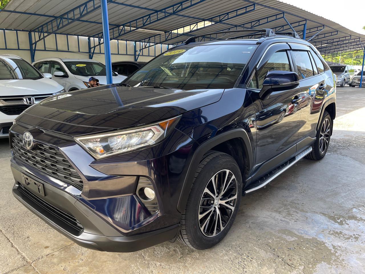 jeepetas y camionetas - 2019 Toyota Rav4 XLE Premium 60 Mil Millas 