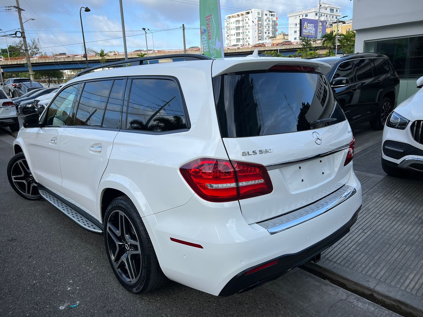 jeepetas y camionetas - Mercedes Benz GLS 550 4Matic 2017 2